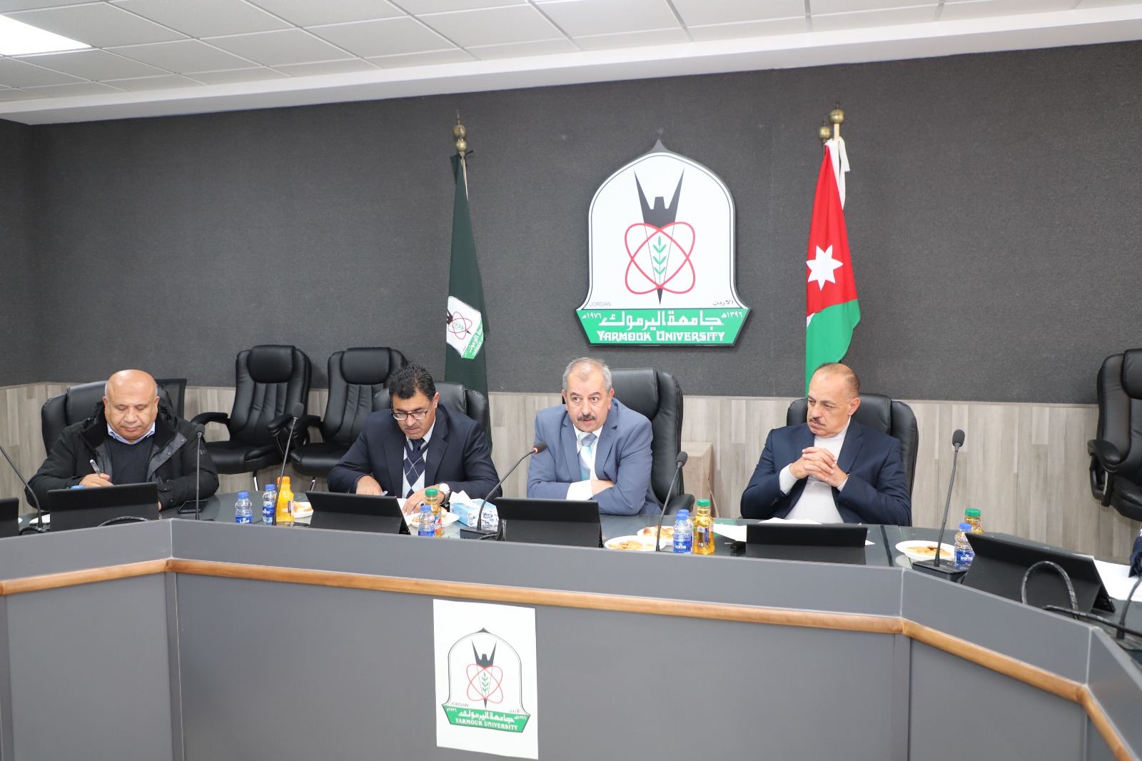 Madar Al-Saa Images 0.03635312643982136