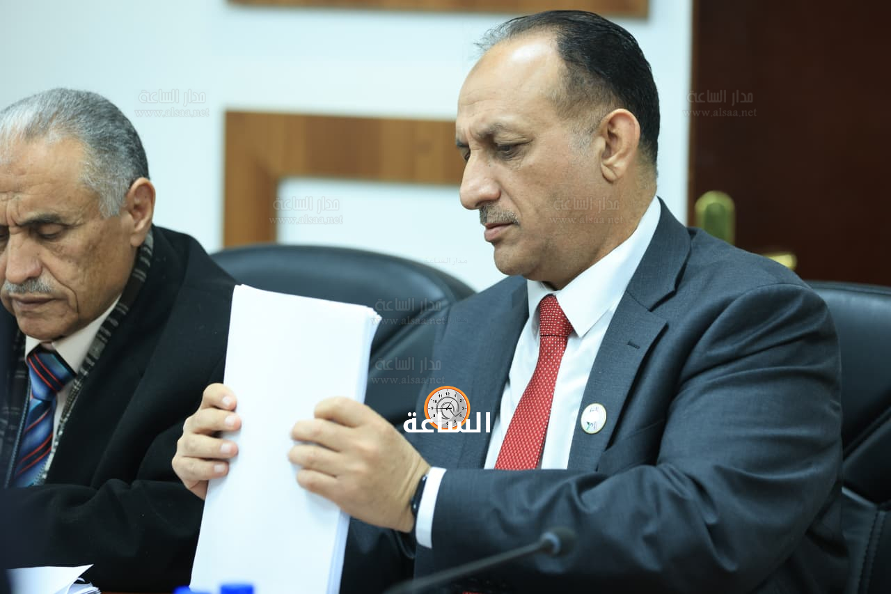 Madar Al-Saa Images 0.4576629869435179