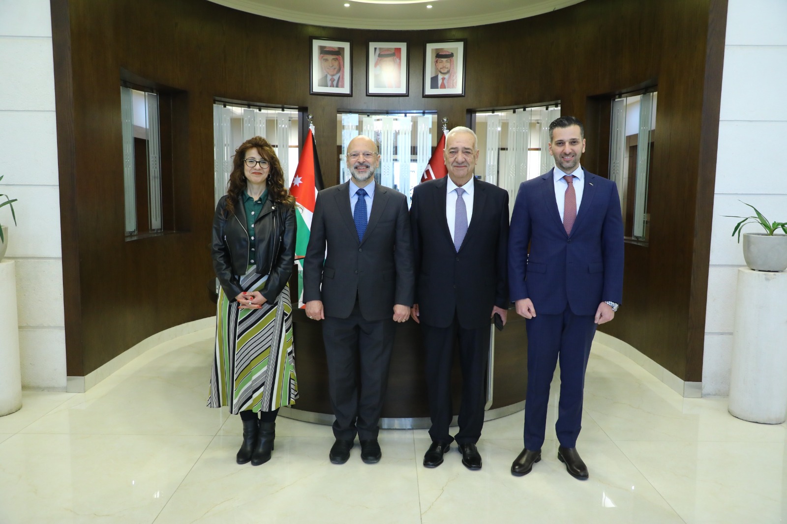 Madar Al-Saa Images 0.6470866562356736