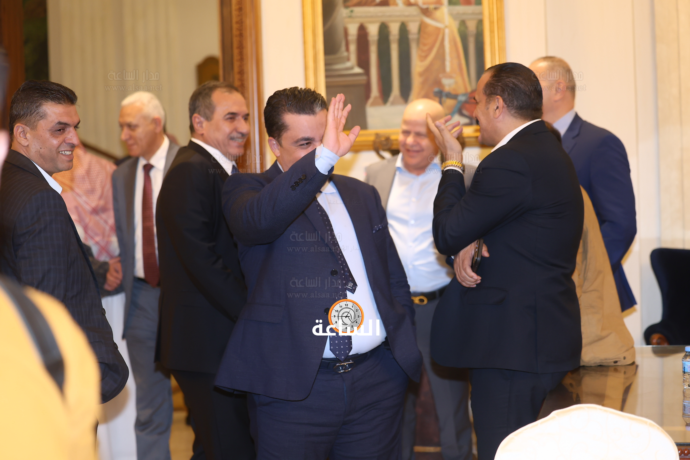 Madar Al-Saa Images 0.14044114158576104