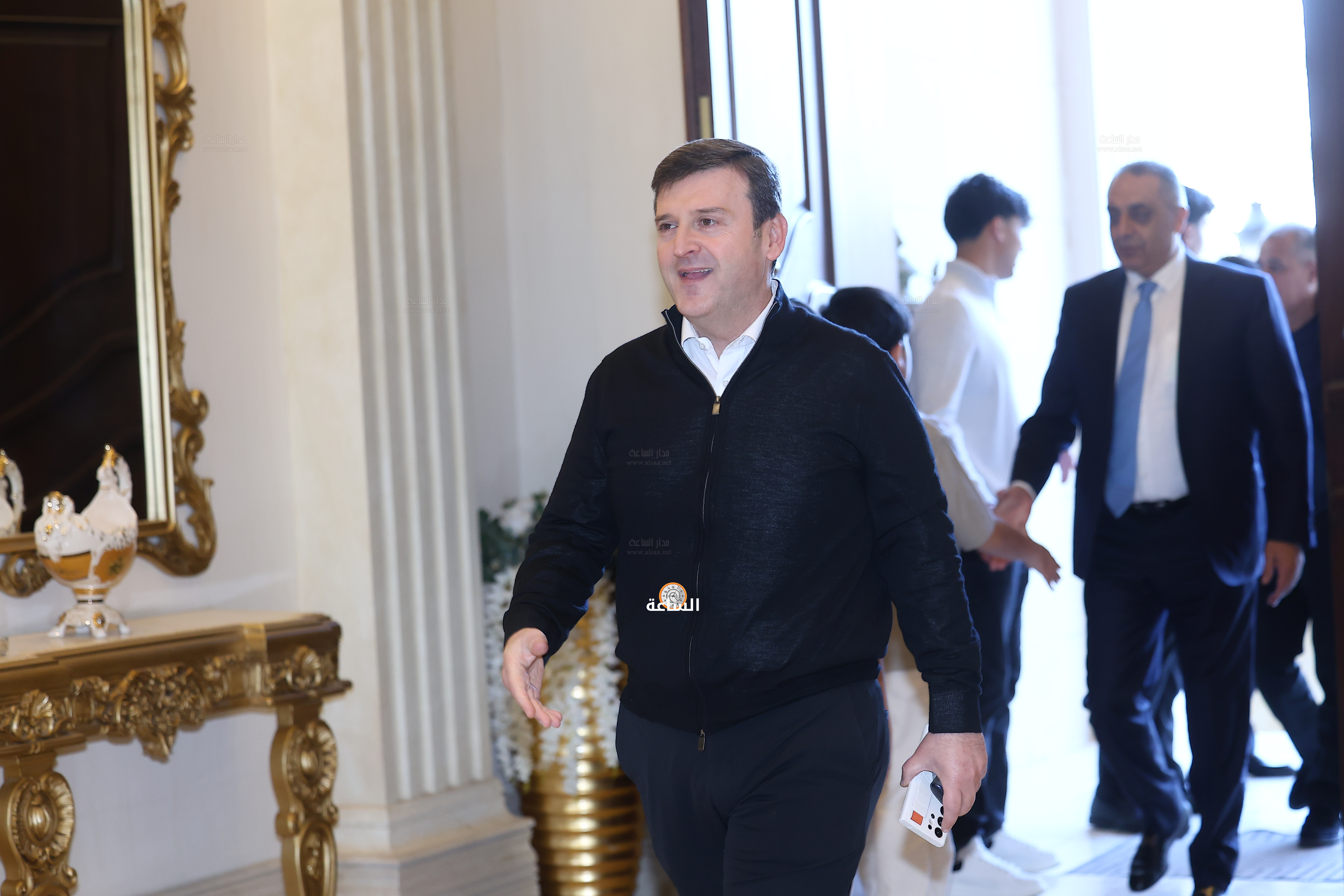 Madar Al-Saa Images 0.2543842343364534