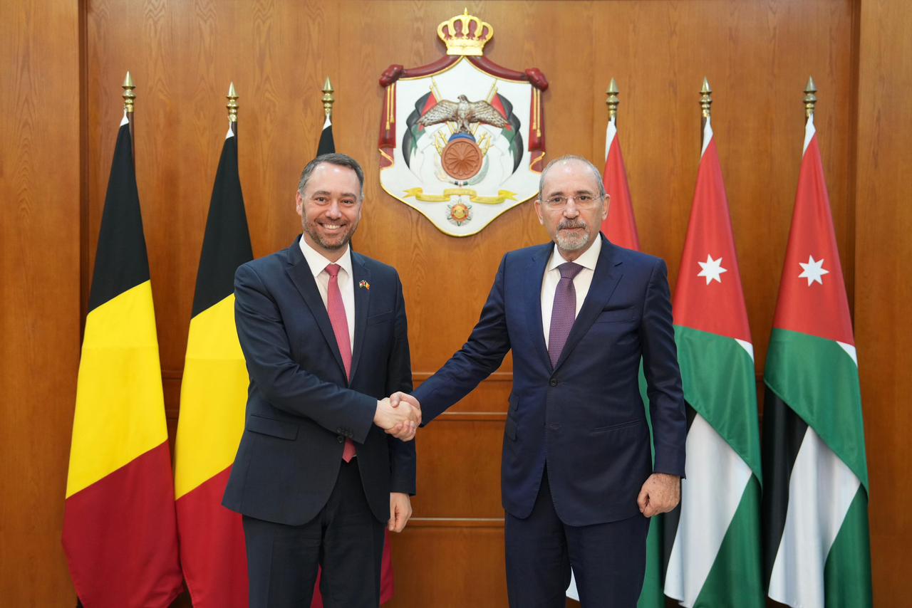 Madar Al-Saa Images 0.18687437449252065