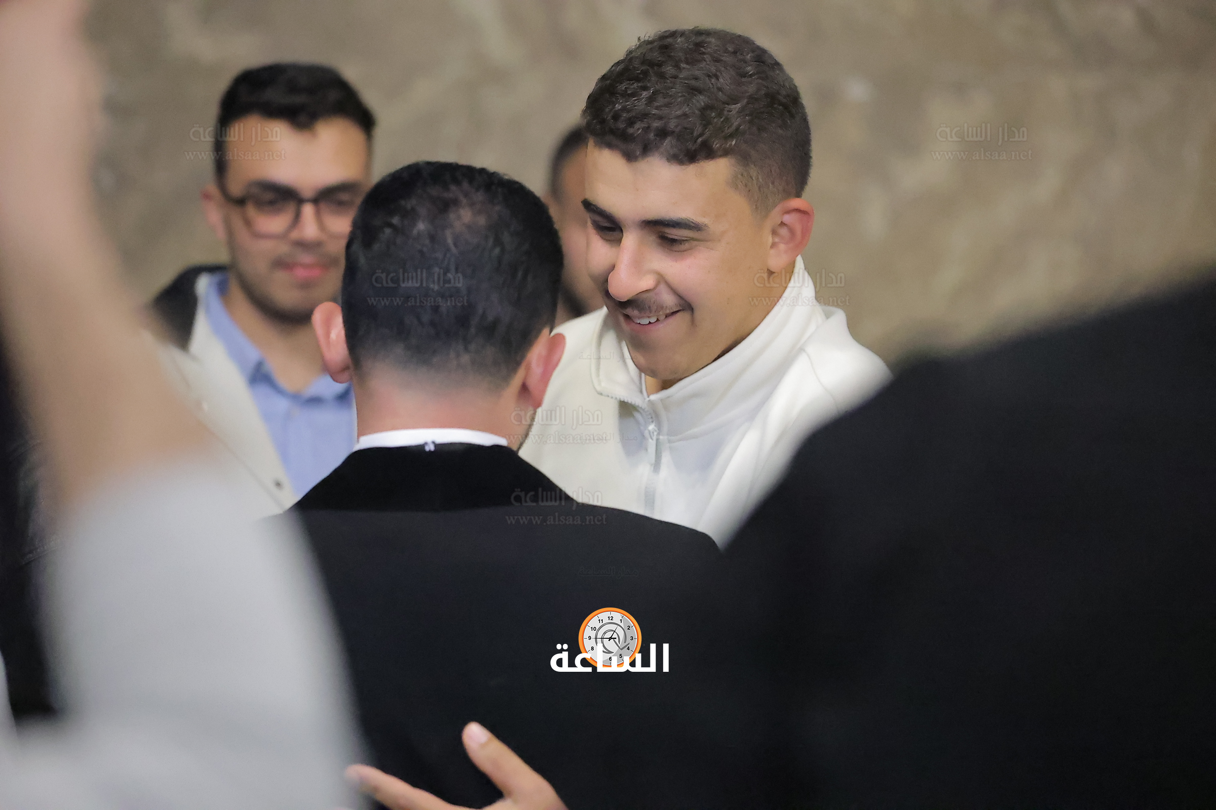 Madar Al-Saa Images 0.9933461714769118