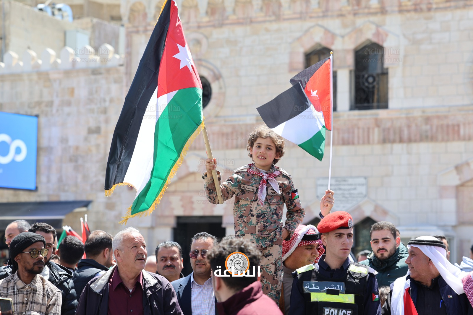 Madar Al-Saa Images 0.503373515208189