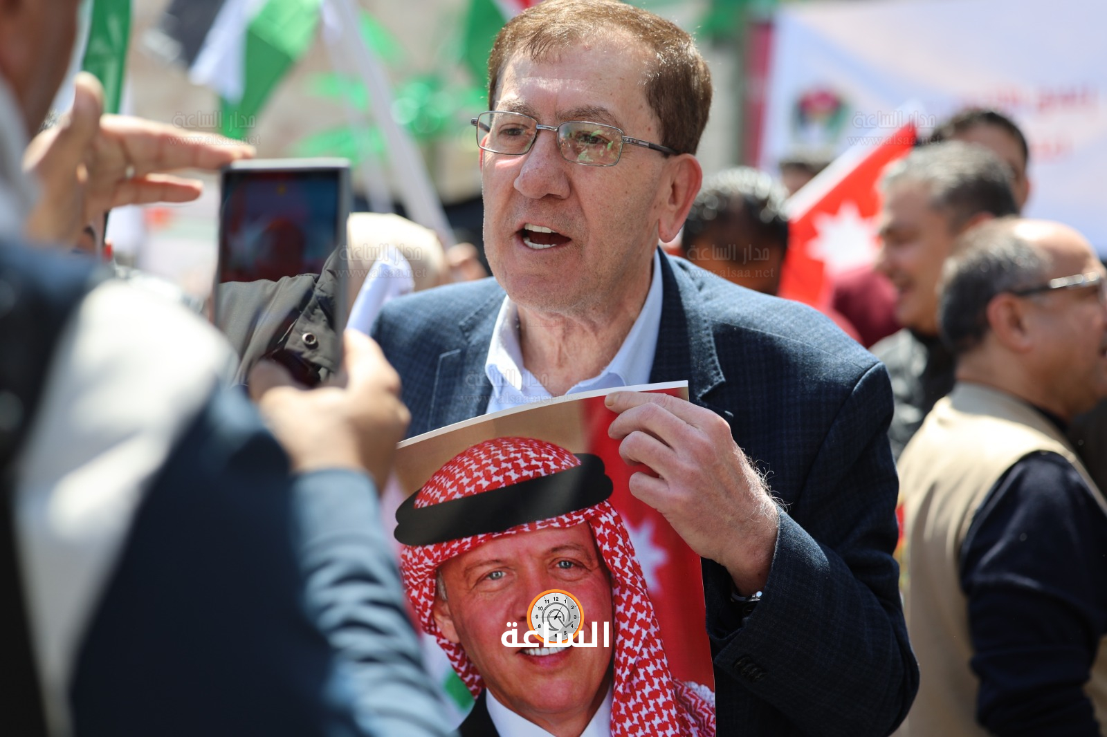 Madar Al-Saa Images 0.16186733316545987