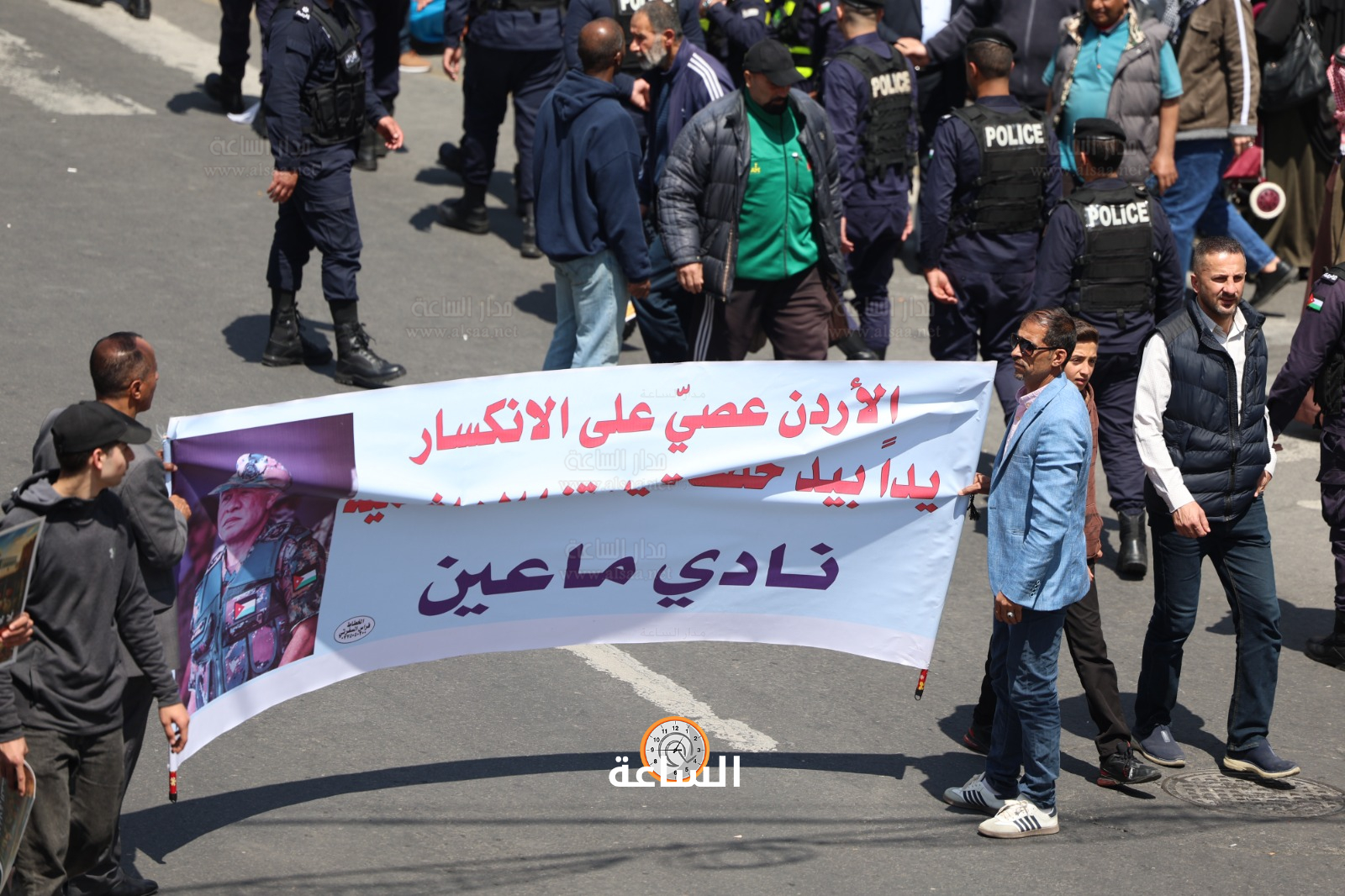 Madar Al-Saa Images 0.12705621391374855