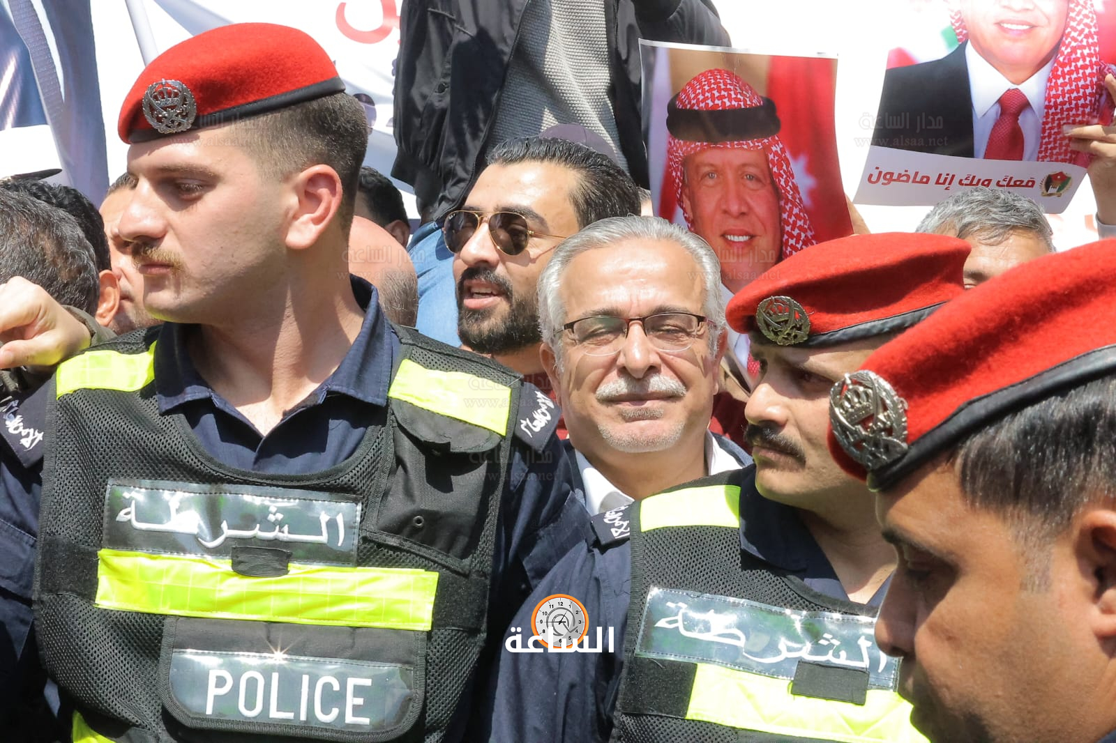 Madar Al-Saa Images 0.1216376510003887