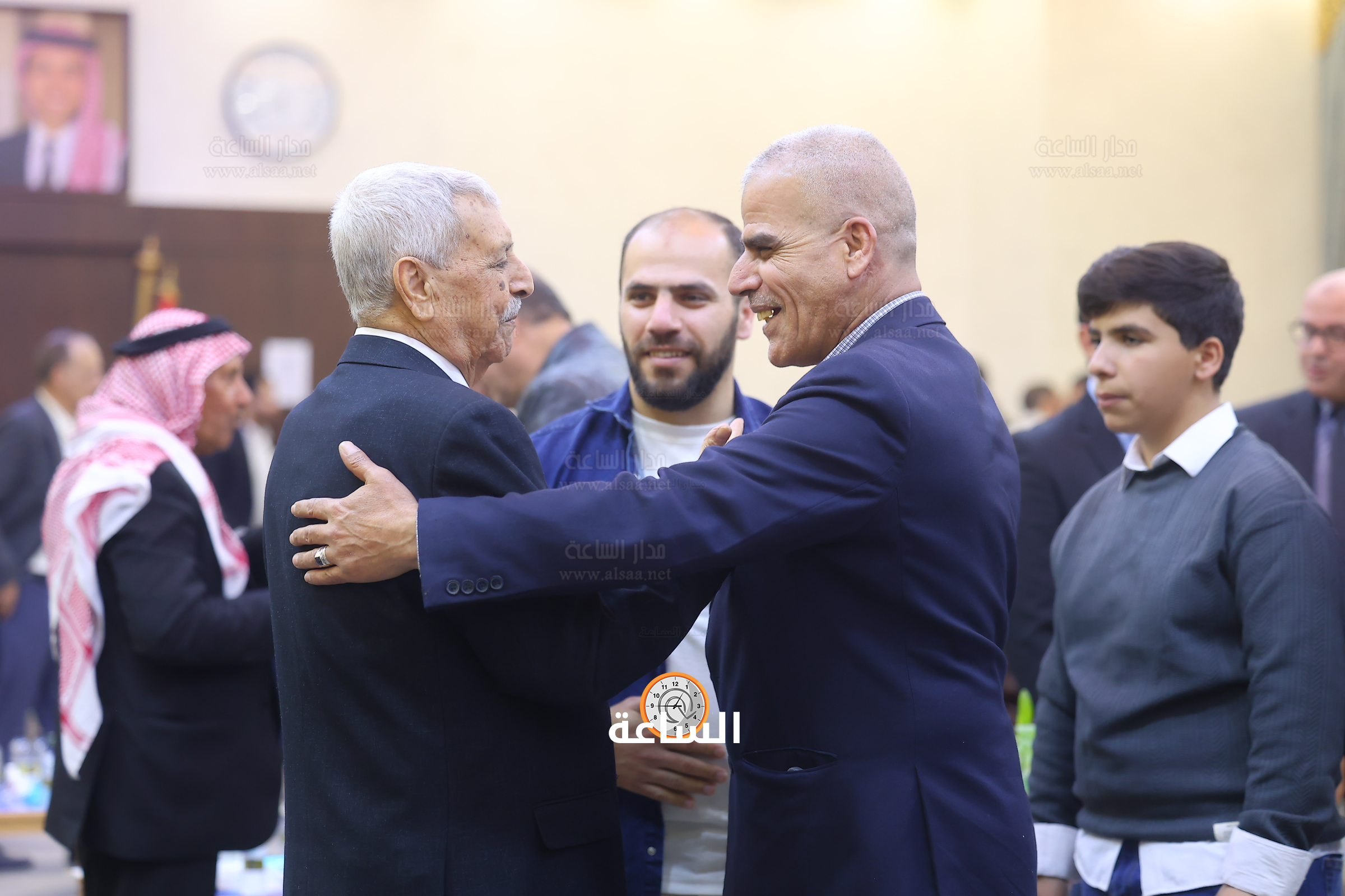 Madar Al-Saa Images 0.4356399865300825