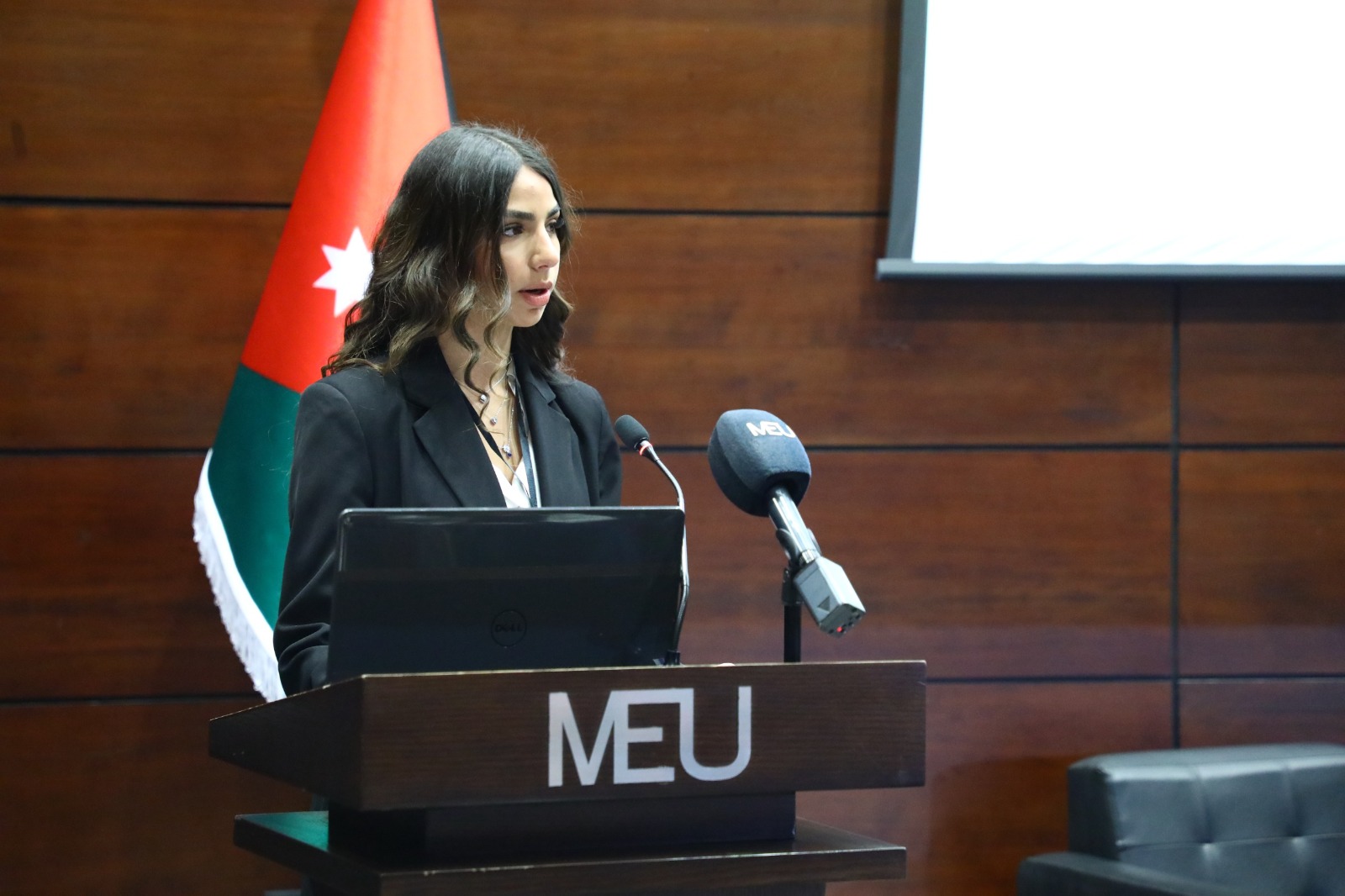 Madar Al-Saa Images 0.7169175105192618