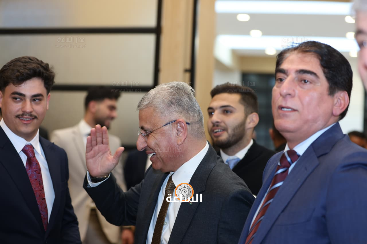 Madar Al-Saa Images 0.8682302541401