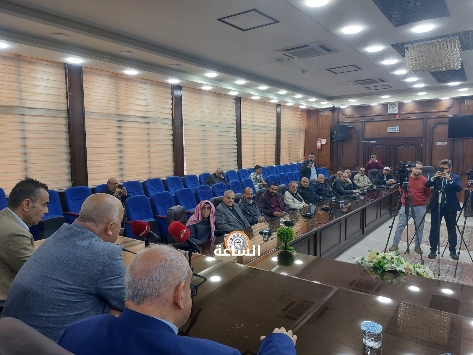 Madar Al-Saa Images 0.1800904306903024