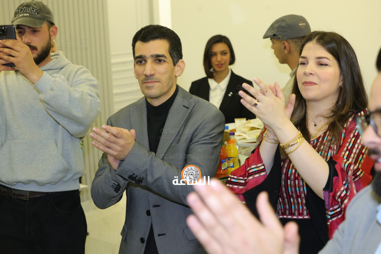 Madar Al-Saa Images 0.9975881810969268