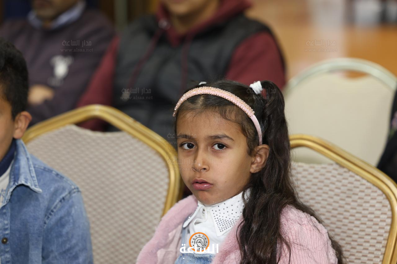 Madar Al-Saa Images 0.4430687965033856