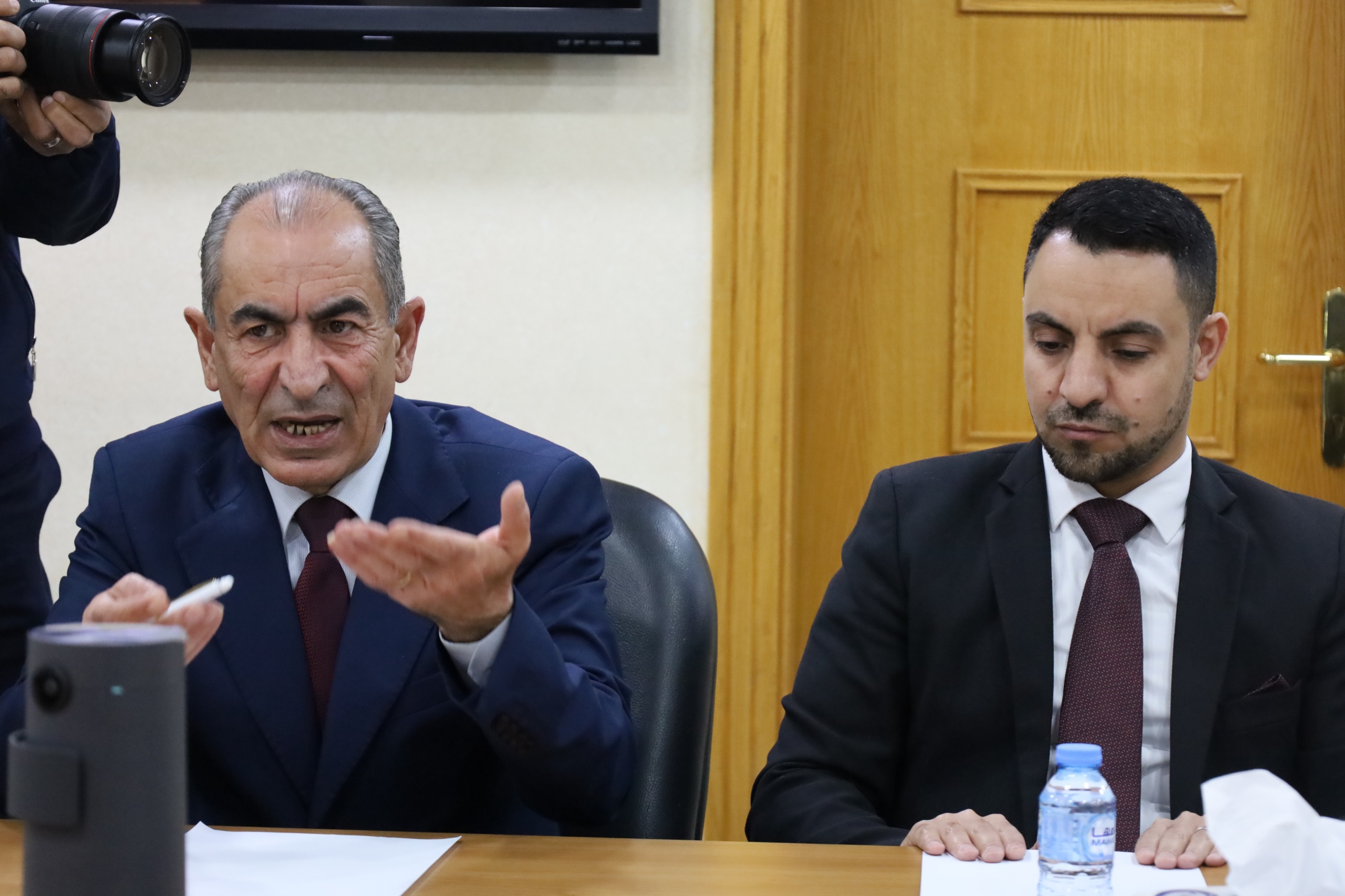 Madar Al-Saa Images 0.6054385651241216