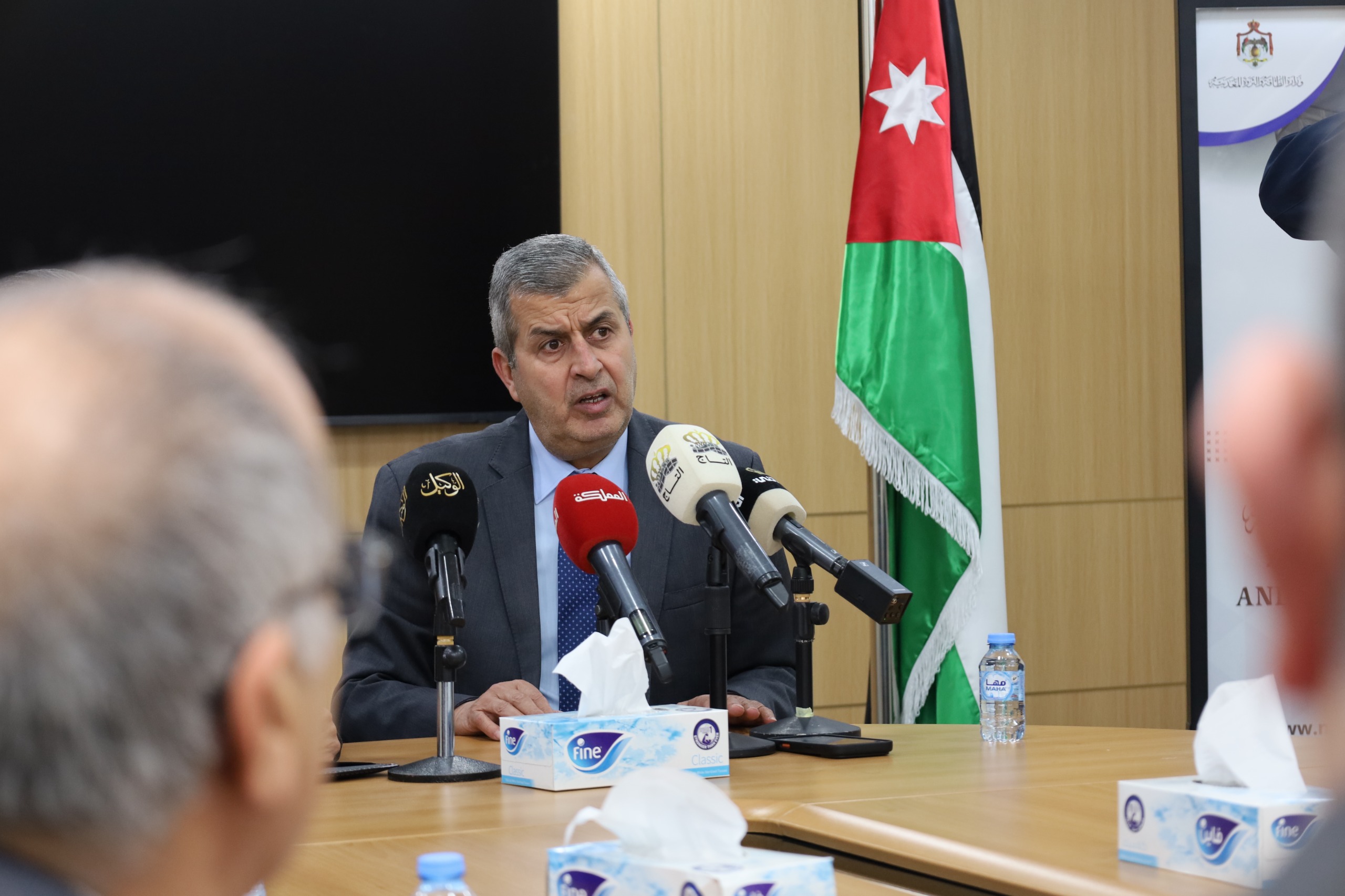 Madar Al-Saa Images 0.5178400190962061