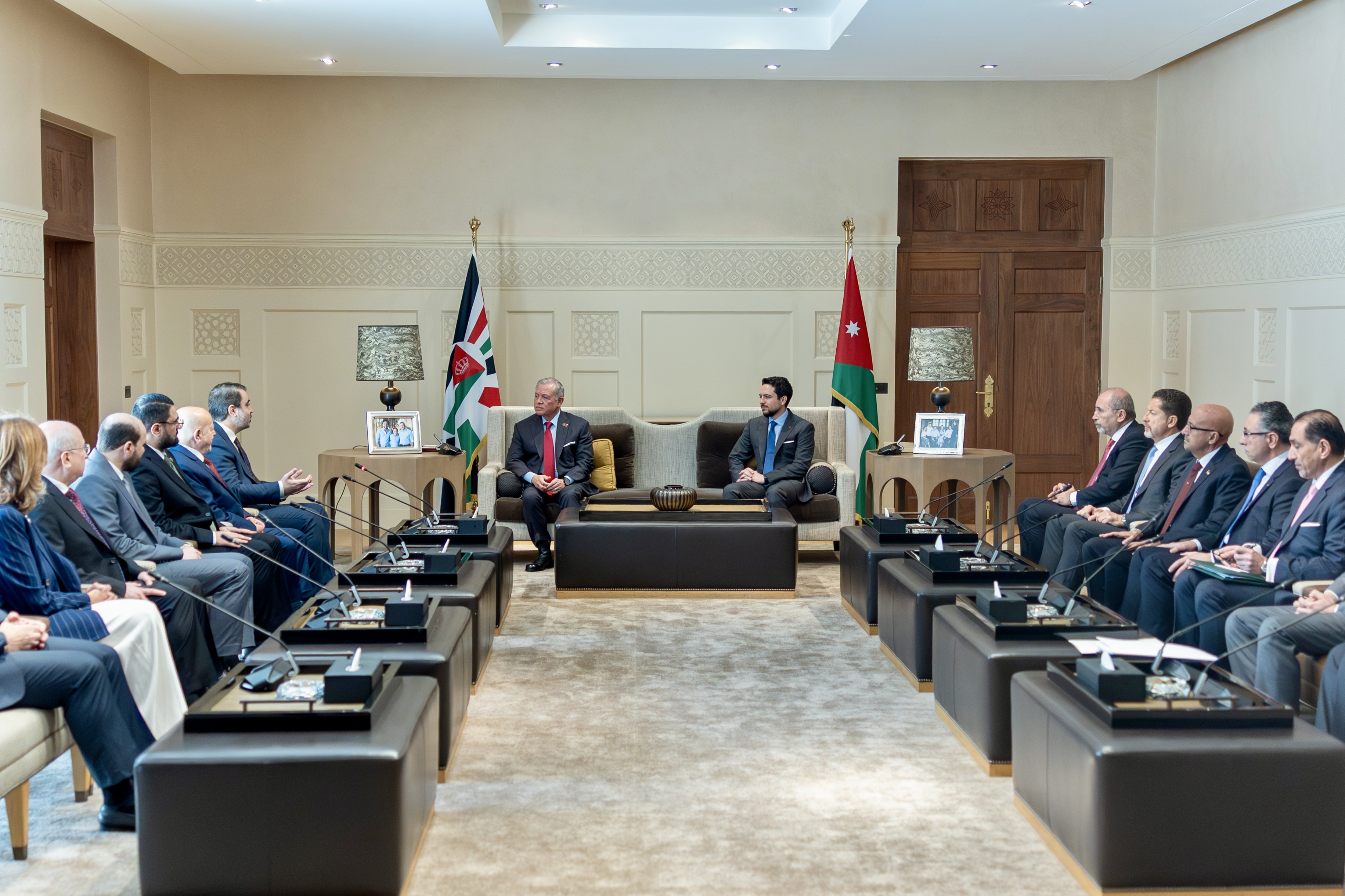 Madar Al-Saa Images 0.9249235964365355