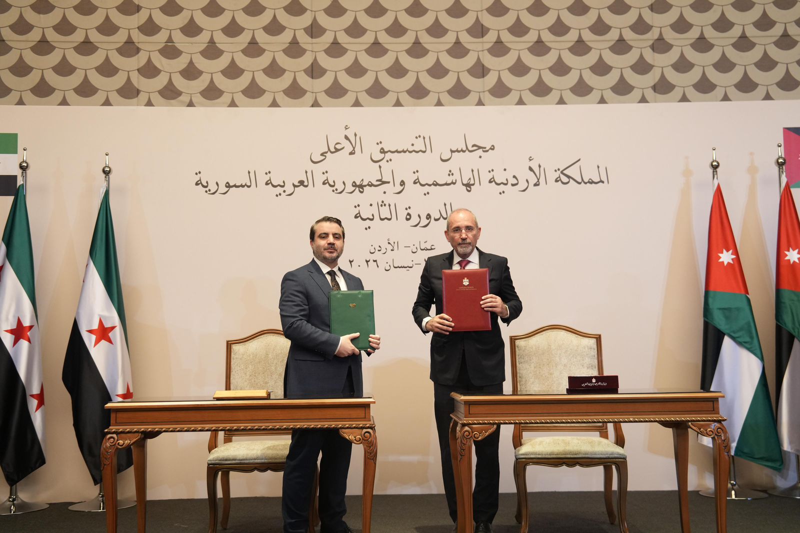 Madar Al-Saa Images 0.7678895378020367