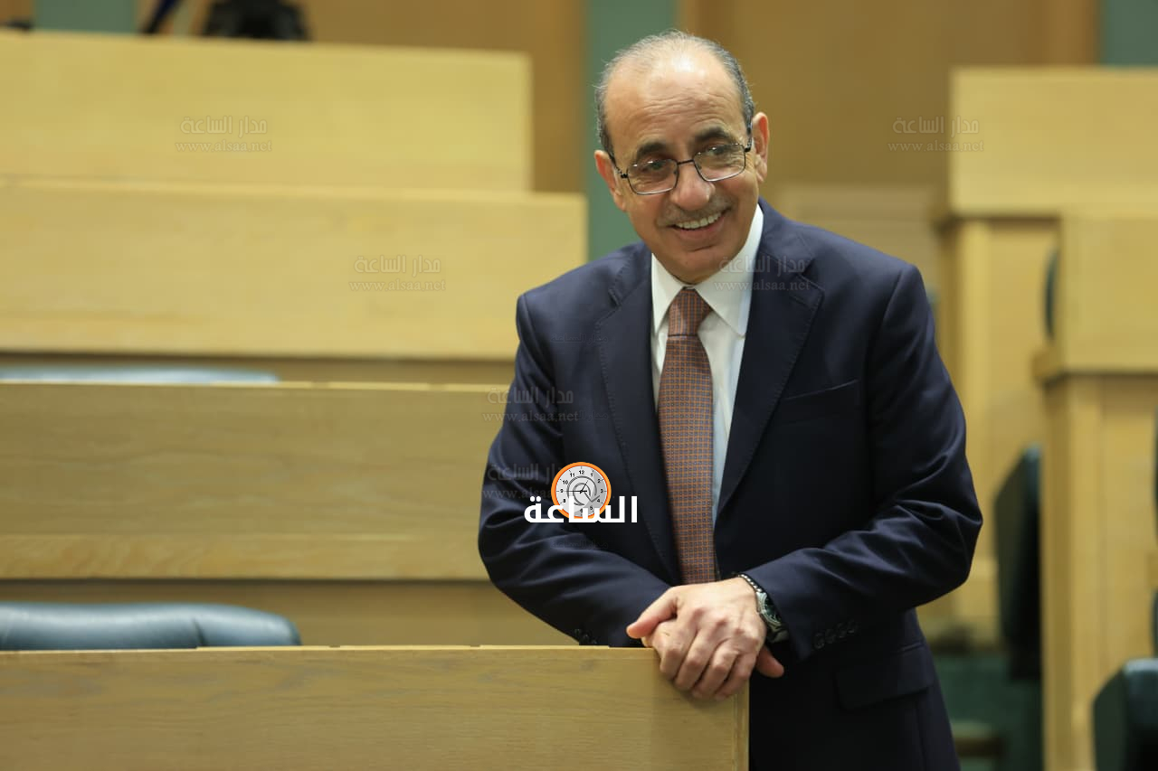 Madar Al-Saa Images 0.421177864220754