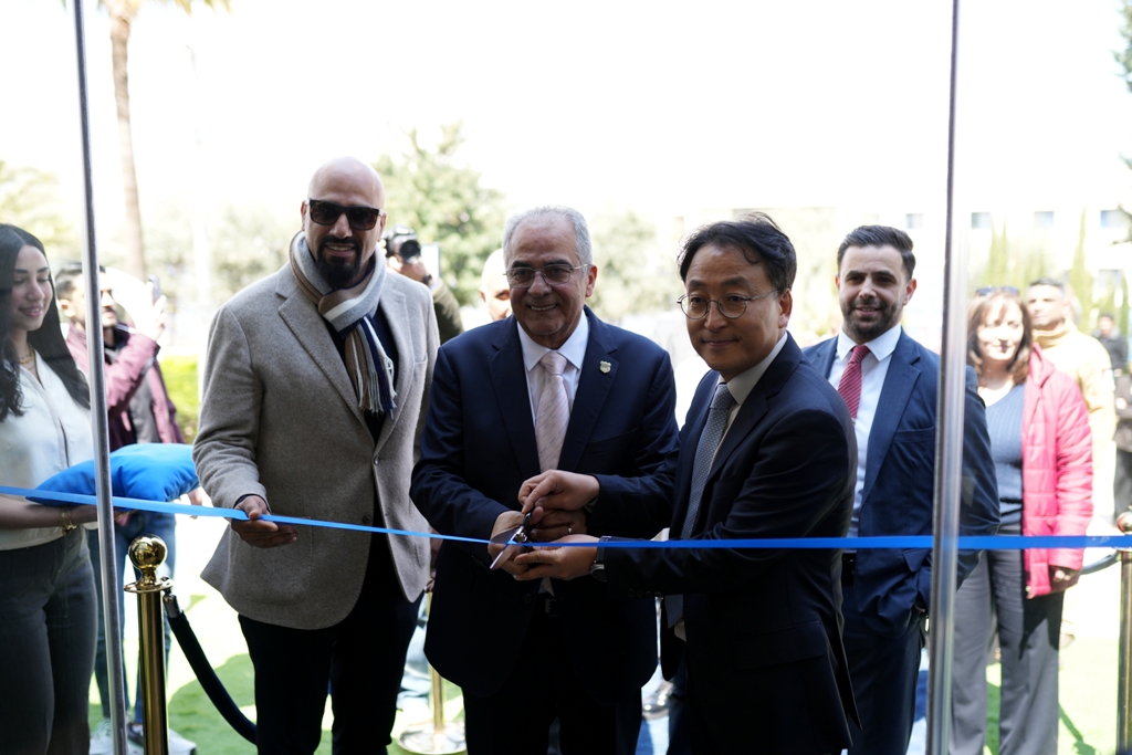 Madar Al-Saa Images 0.8191276650923187