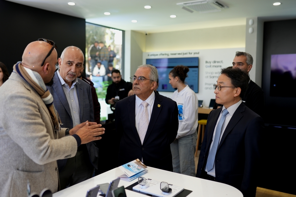 Madar Al-Saa Images 0.5005680766264865