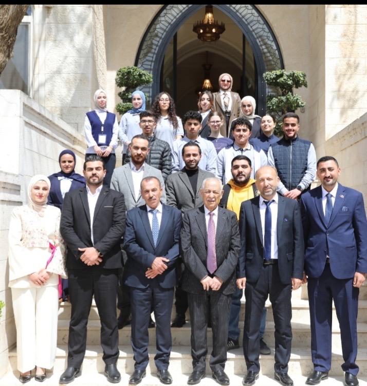 Madar Al-Saa Images 0.8615247053906171