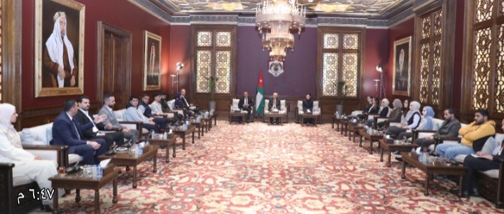 Madar Al-Saa Images 0.9490791663363666