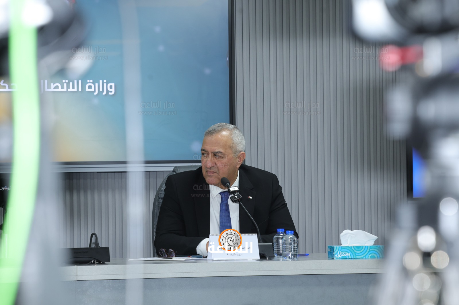 Madar Al-Saa Images 0.6522850324488694