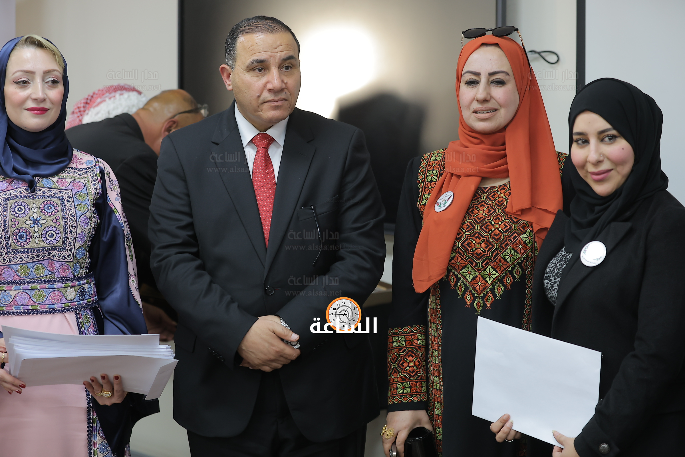 Madar Al-Saa Images 0.327282480333866