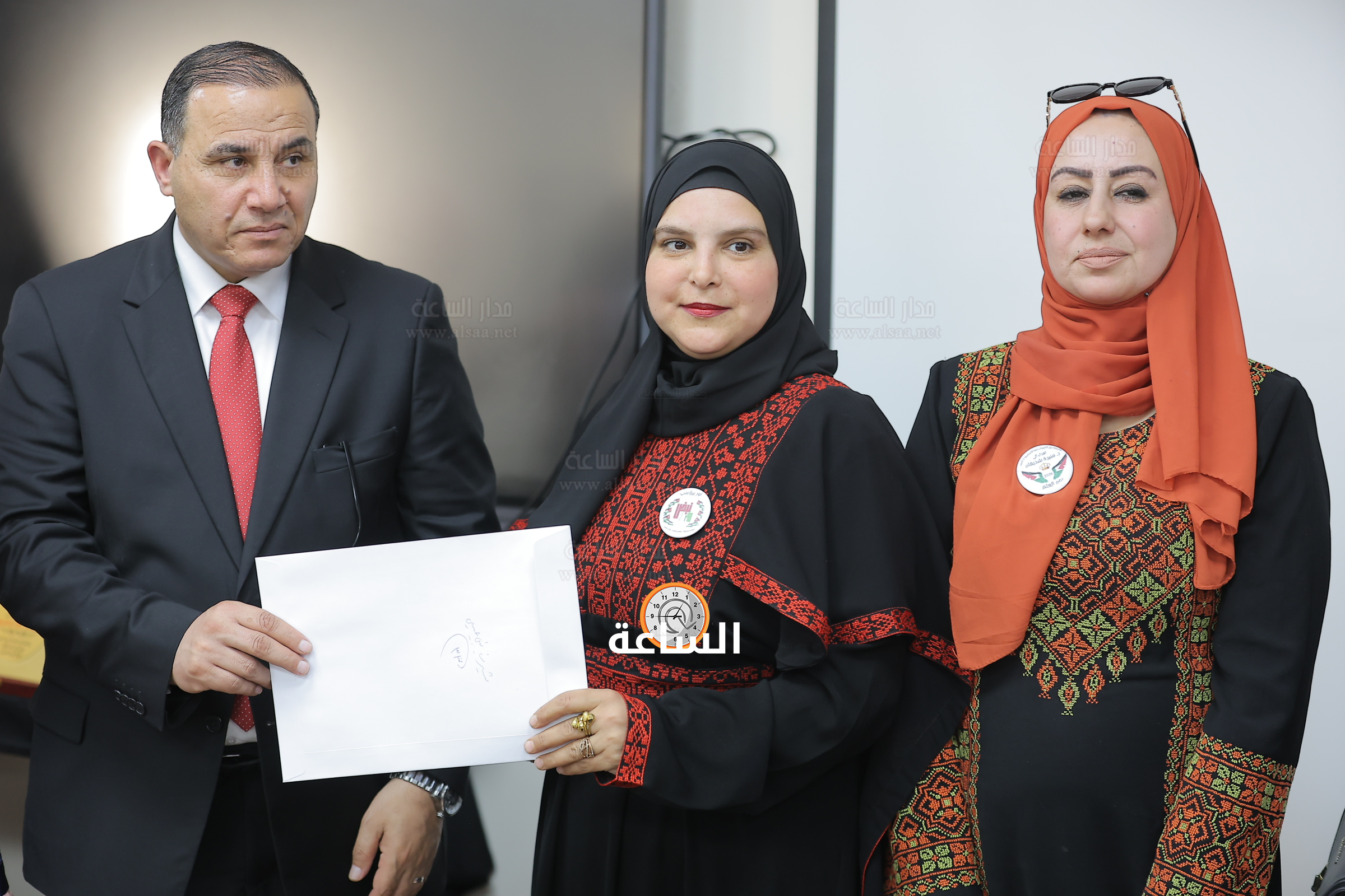 Madar Al-Saa Images 0.9738119398580676