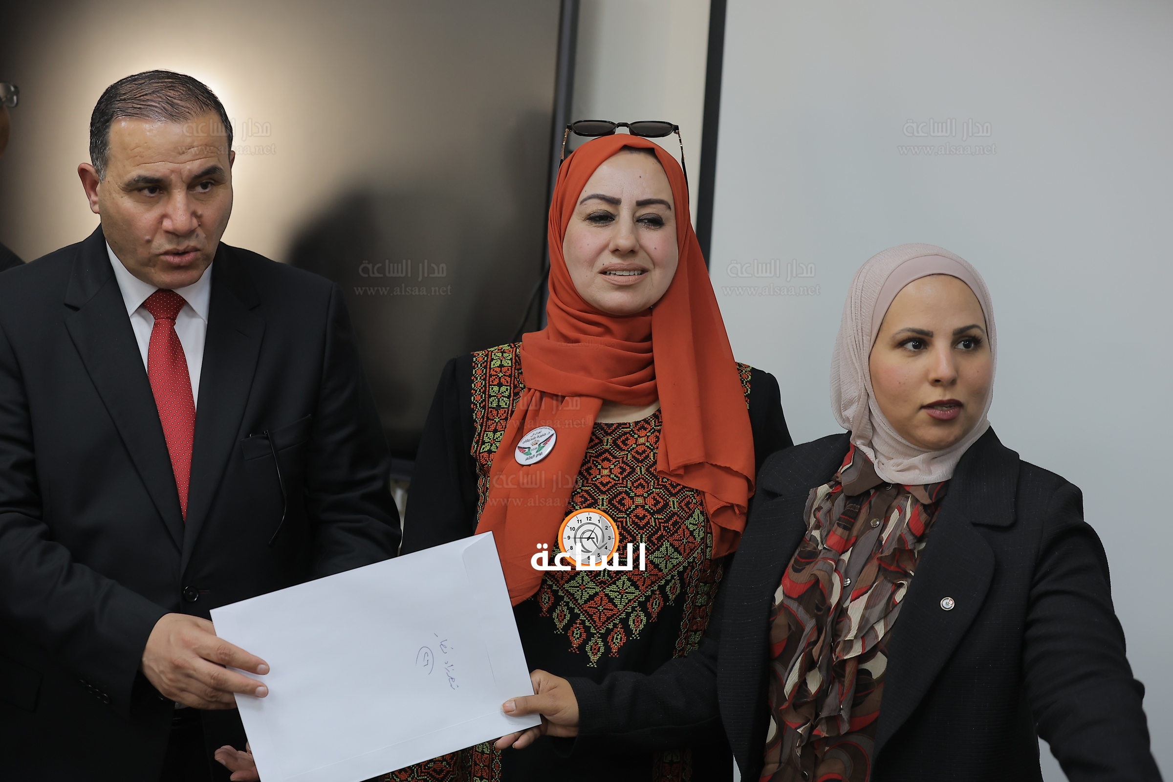 Madar Al-Saa Images 0.31580596343470446