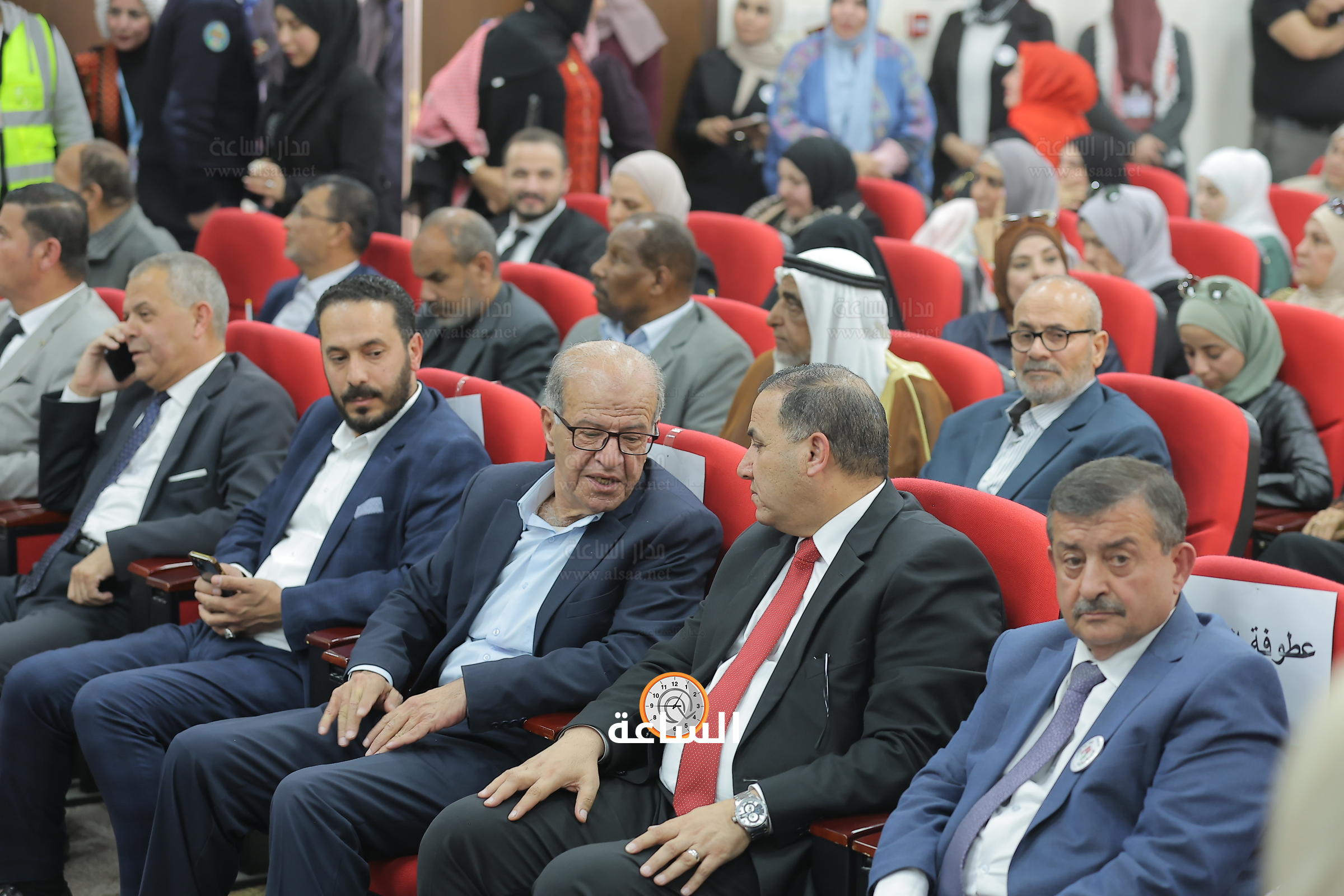 Madar Al-Saa Images 0.797524112002997