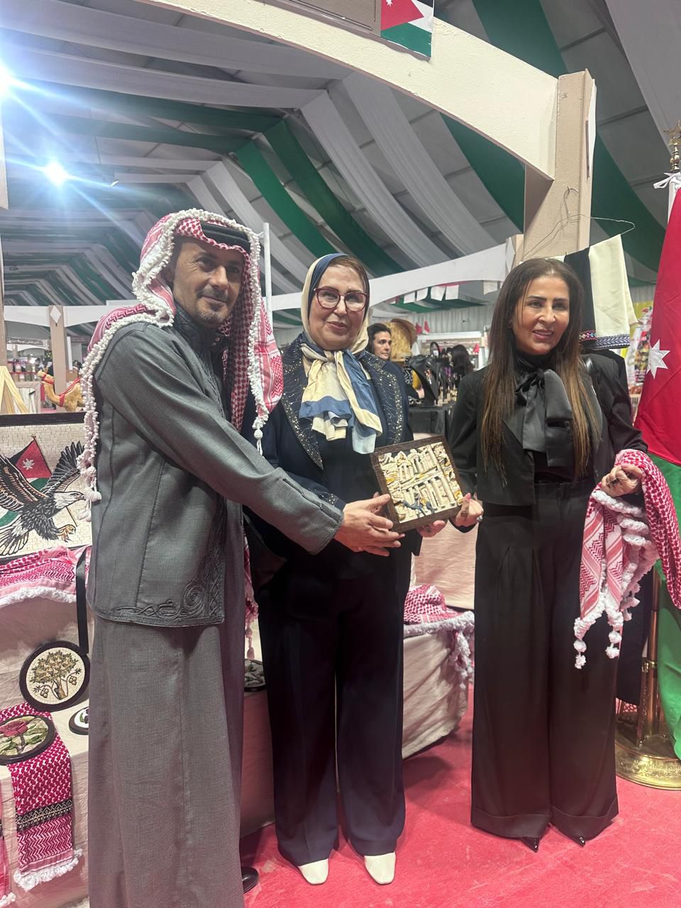 Madar Al-Saa Images 0.4648197440644388