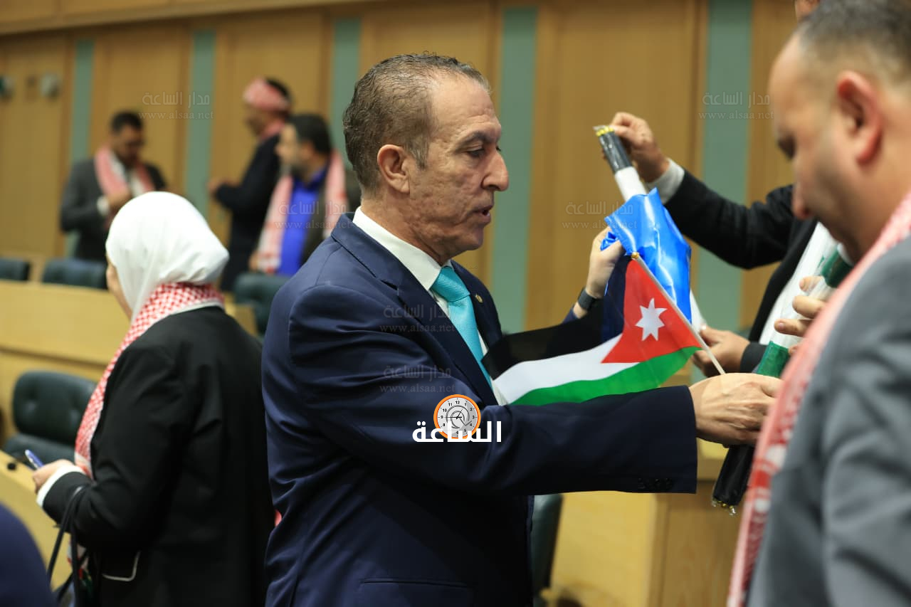 Madar Al-Saa Images 0.9785302931801625