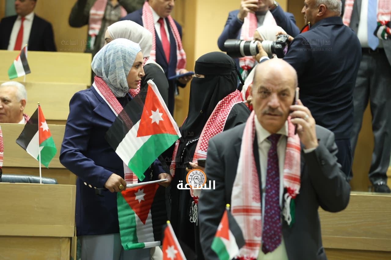 Madar Al-Saa Images 0.38885249164758995