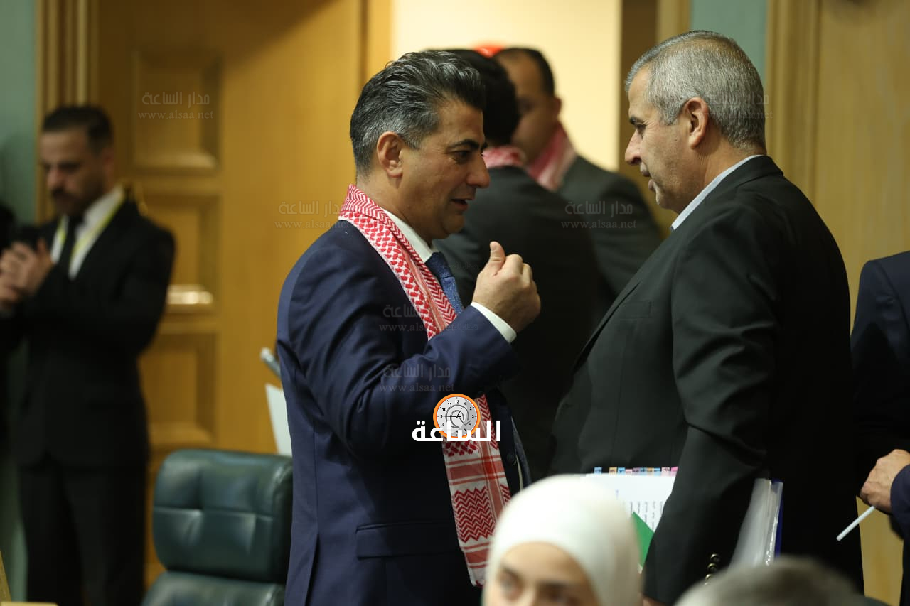 Madar Al-Saa Images 0.3755601156533921