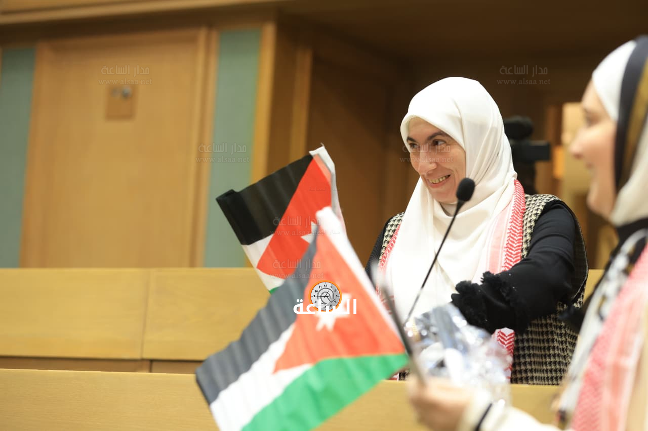 Madar Al-Saa Images 0.24714121058932237