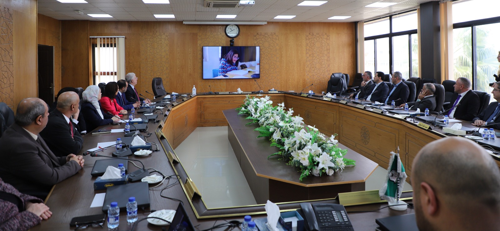 Madar Al-Saa Images 0.40832294969907323