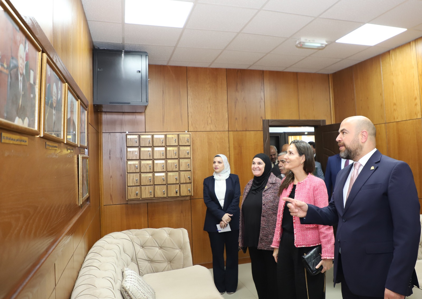 Madar Al-Saa Images 0.9973130418993198