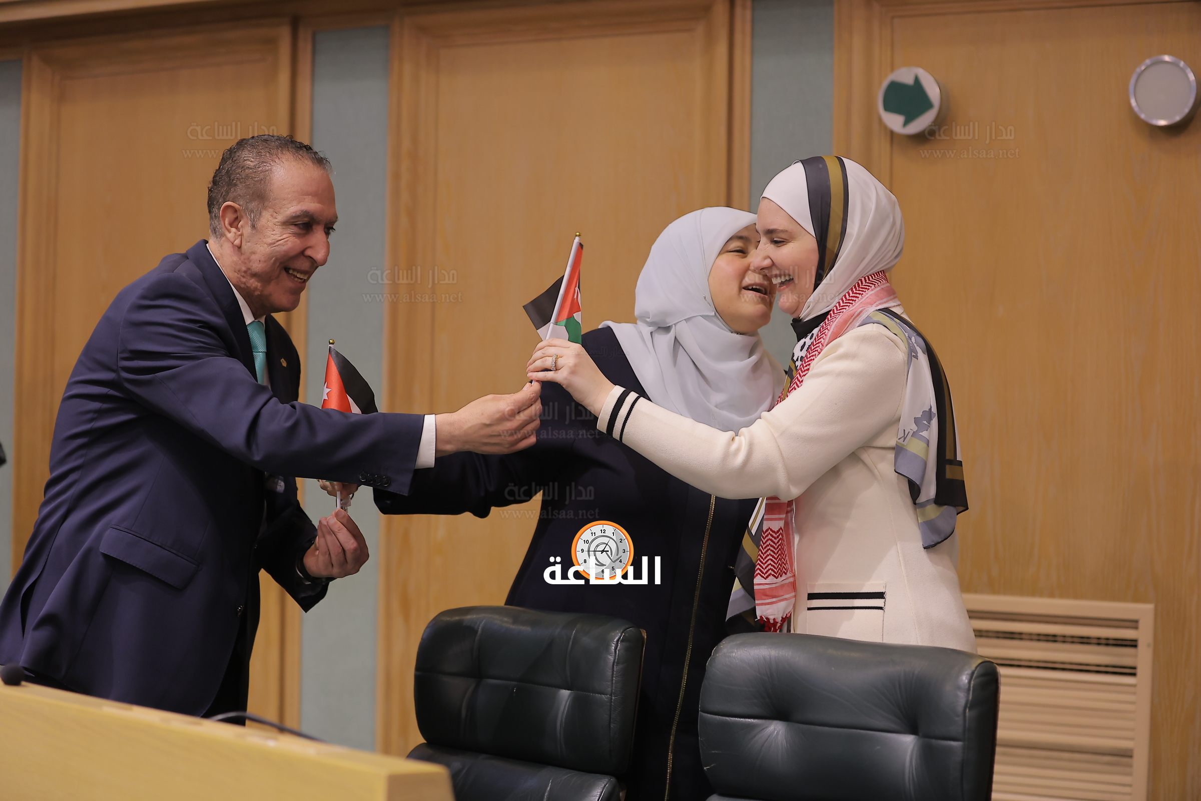 Madar Al-Saa Images 0.3559564682985754