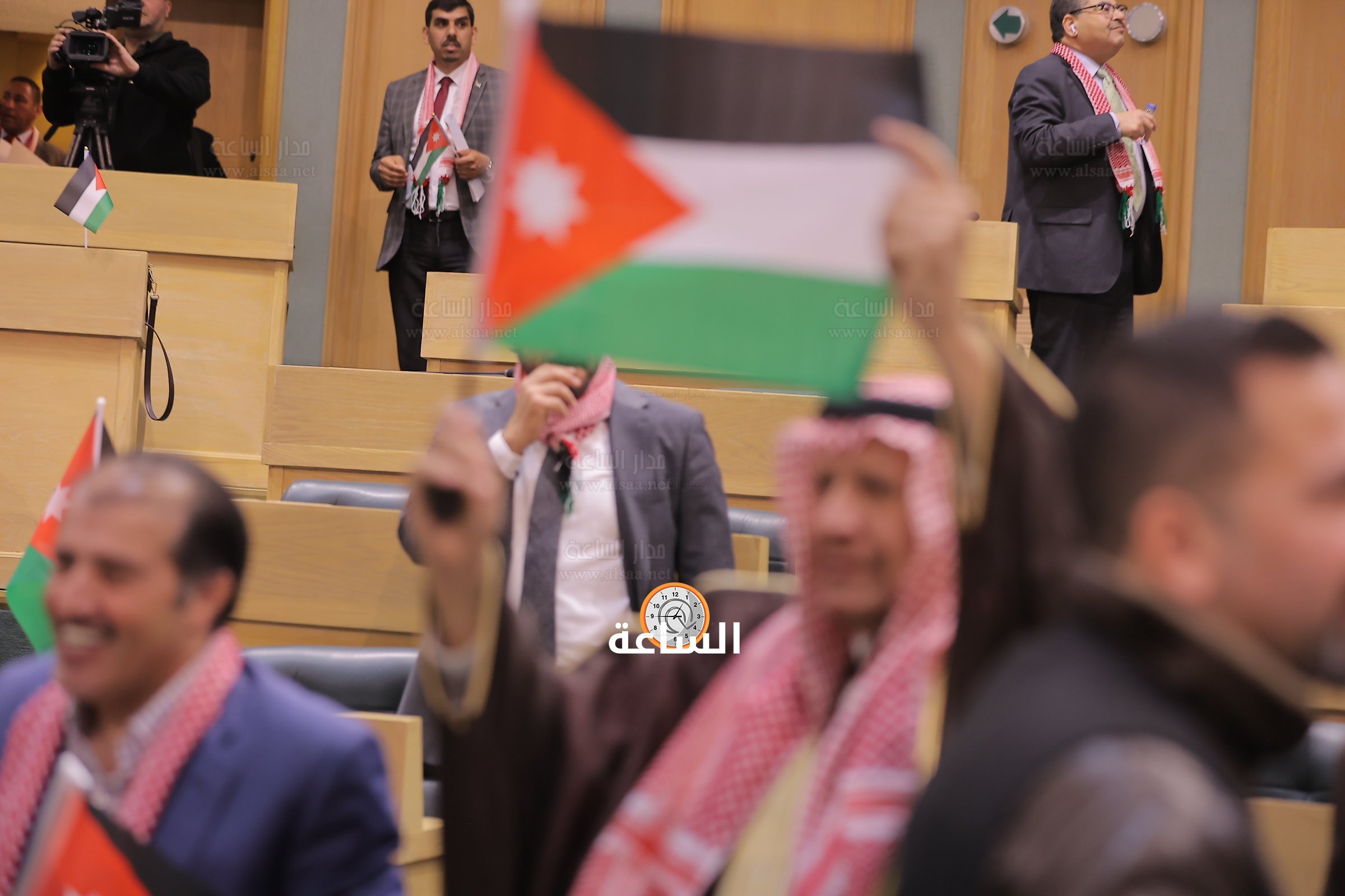 Madar Al-Saa Images 0.19819175637658593