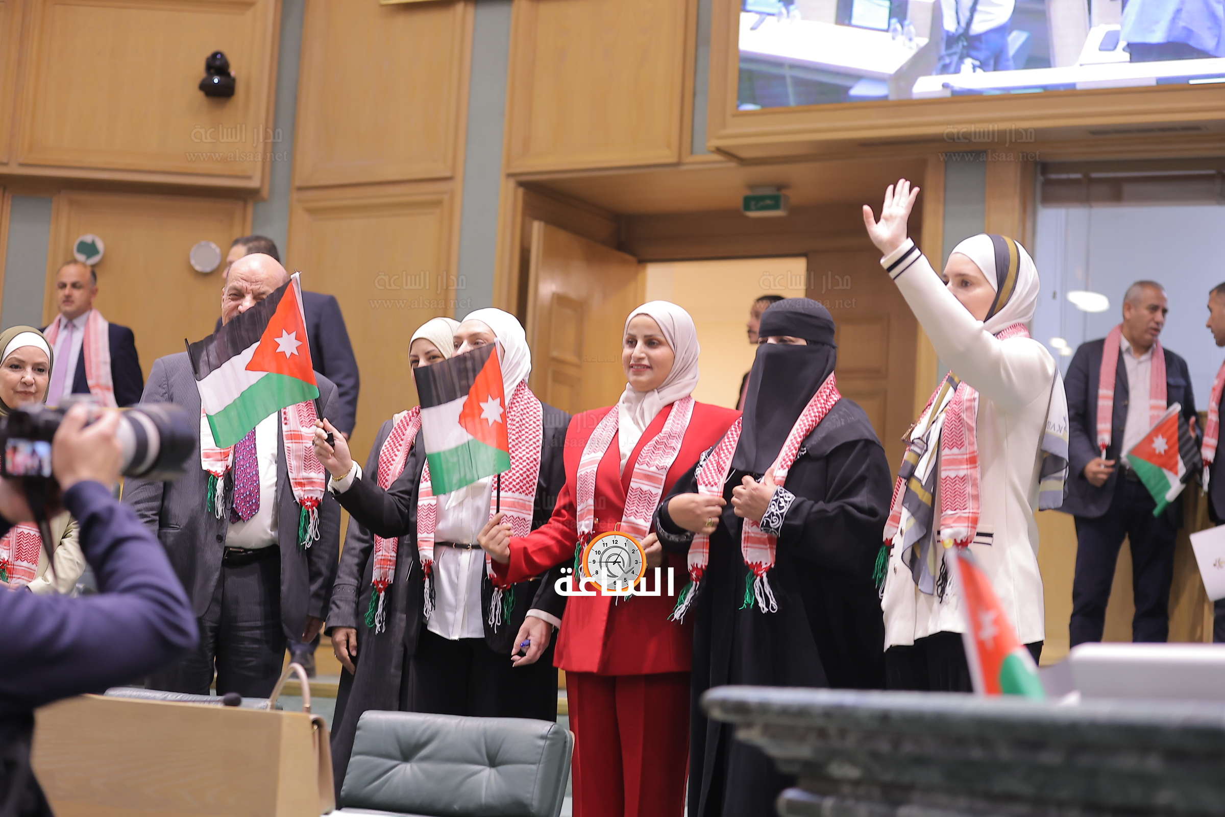 Madar Al-Saa Images 0.6932463156620865