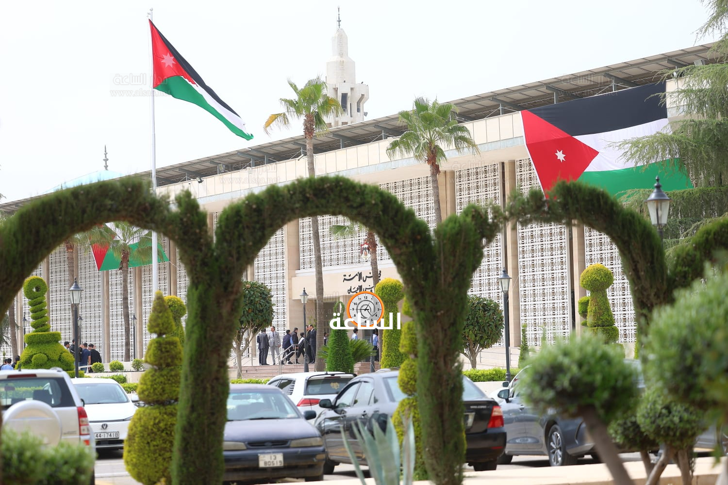 Madar Al-Saa Images 0.059291163777463796