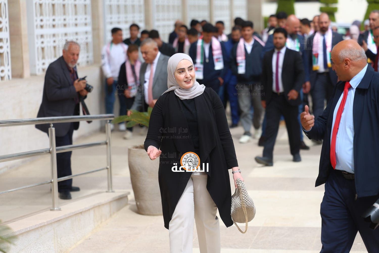 Madar Al-Saa Images 0.04076089872871358