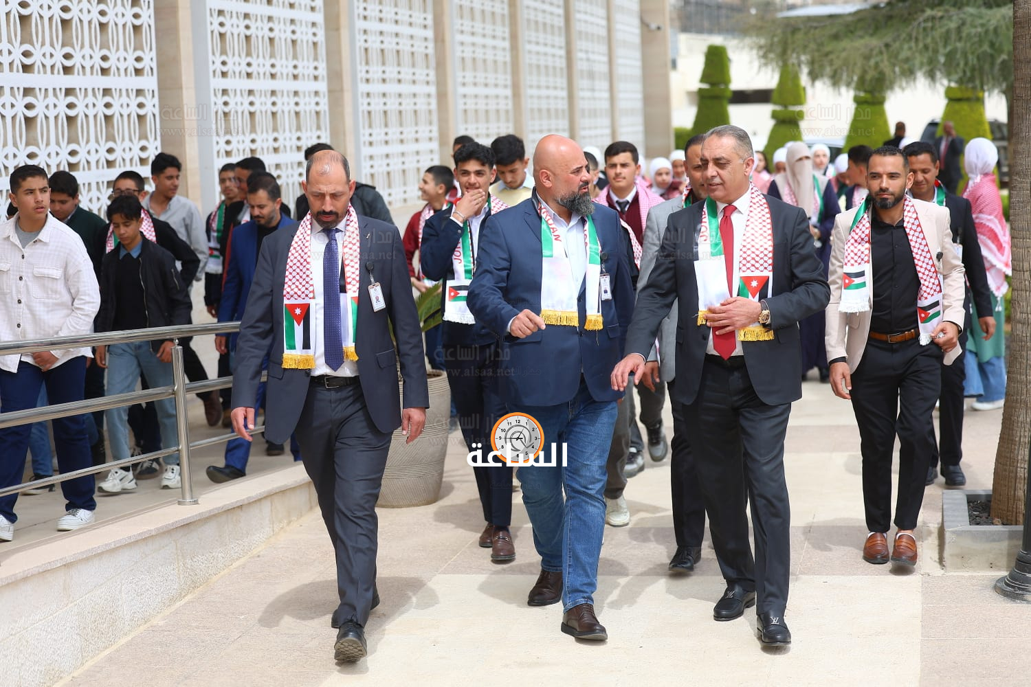 Madar Al-Saa Images 0.4427609608707056