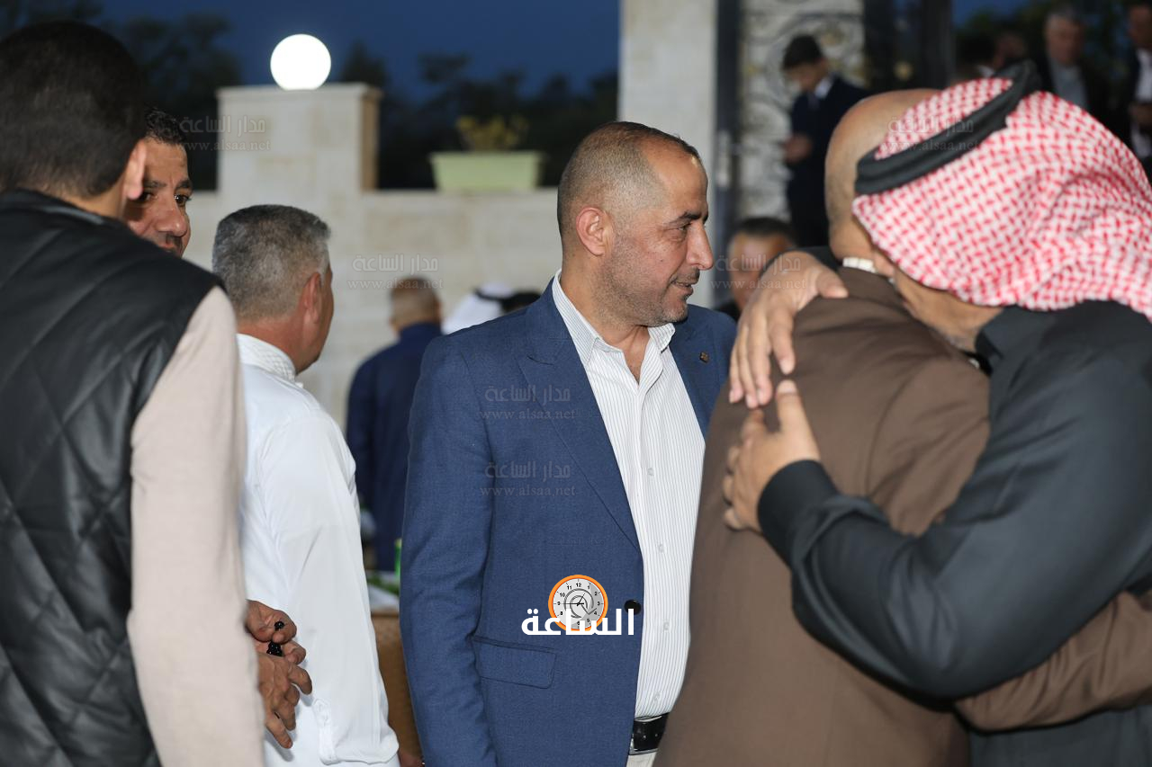 Madar Al-Saa Images 0.1542903887524728