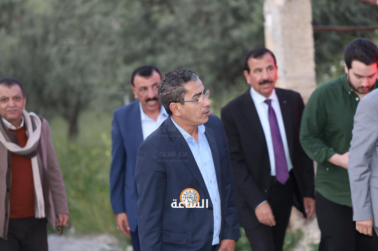 Madar Al-Saa Images 0.181475192681672