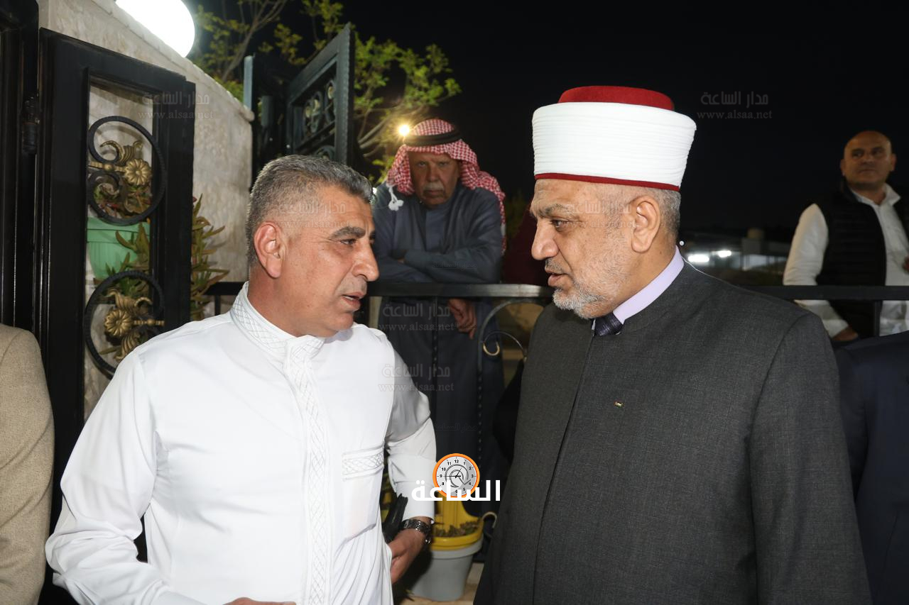 Madar Al-Saa Images 0.149953094252254