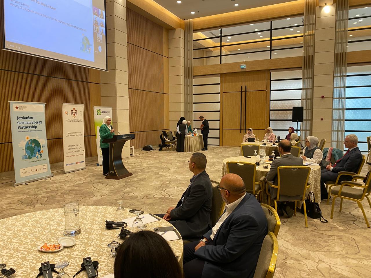 Madar Al-Saa Images 0.35491754359950733