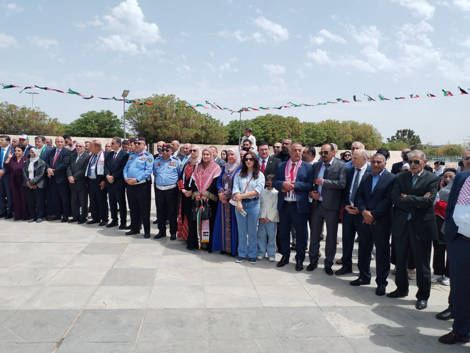 Madar Al-Saa Images 0.6971318384208274