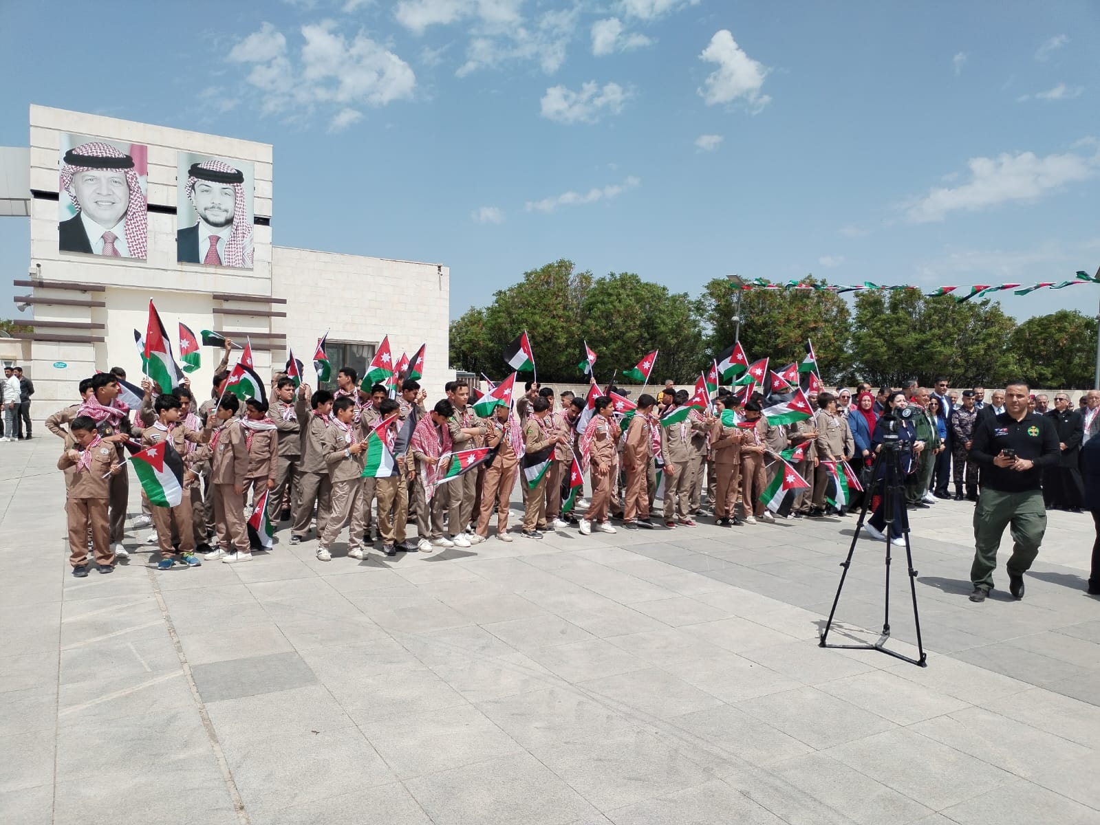 Madar Al-Saa Images 0.1832144886967213